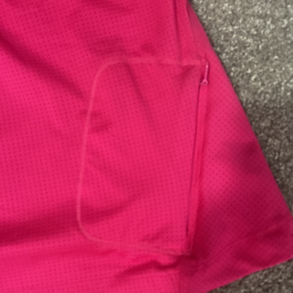 Cute pink workout tank with hood - Picture 5 of 5